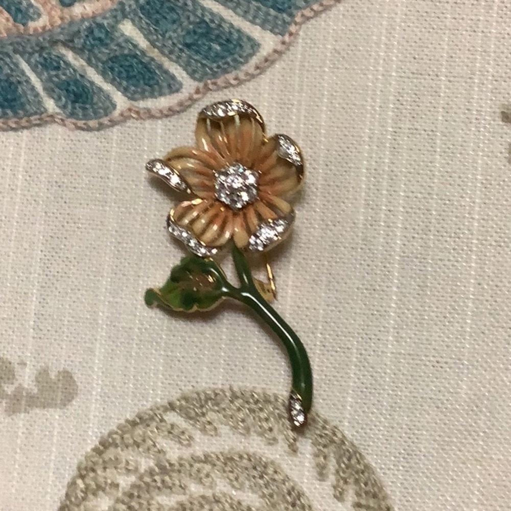 Nolan Miller Flower brooch/Pin